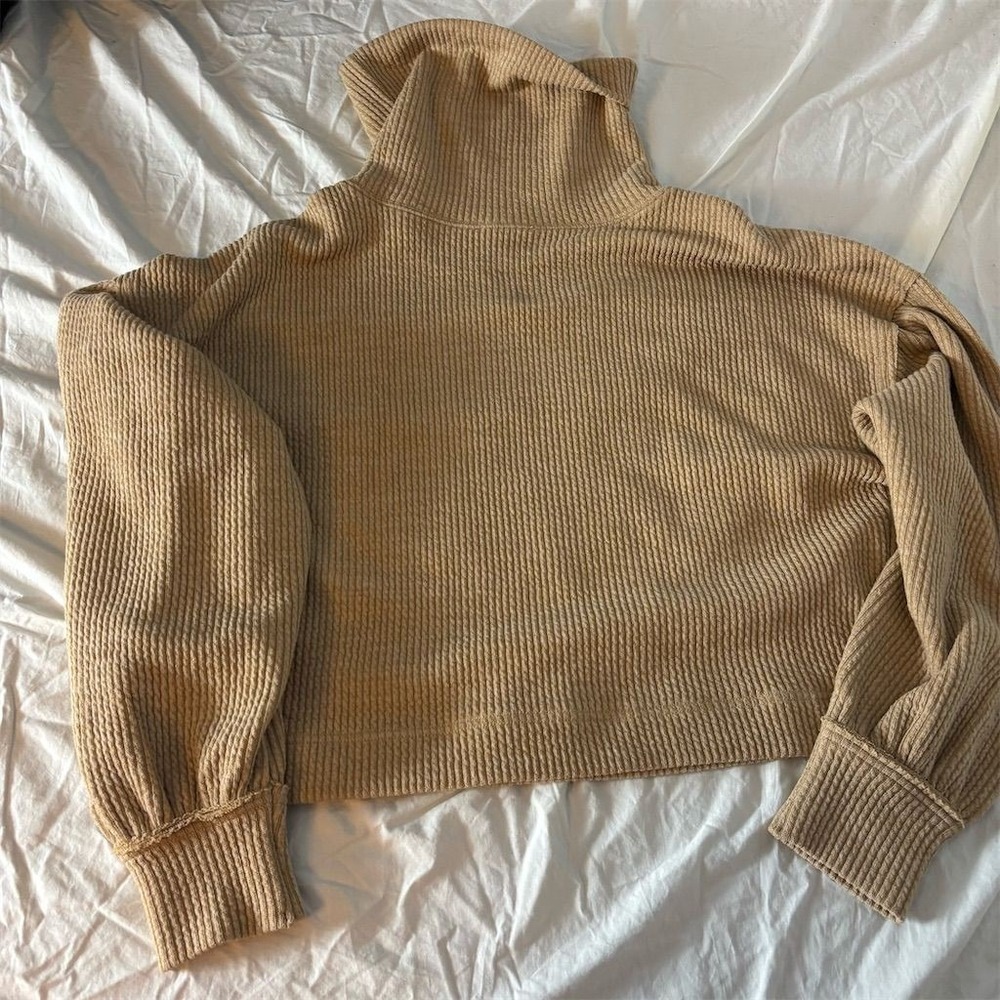 By Together Tan Ribbed Turtleneck Balloon Sleeve Cropped Sweater L5134 Large - Picture 2 of 5